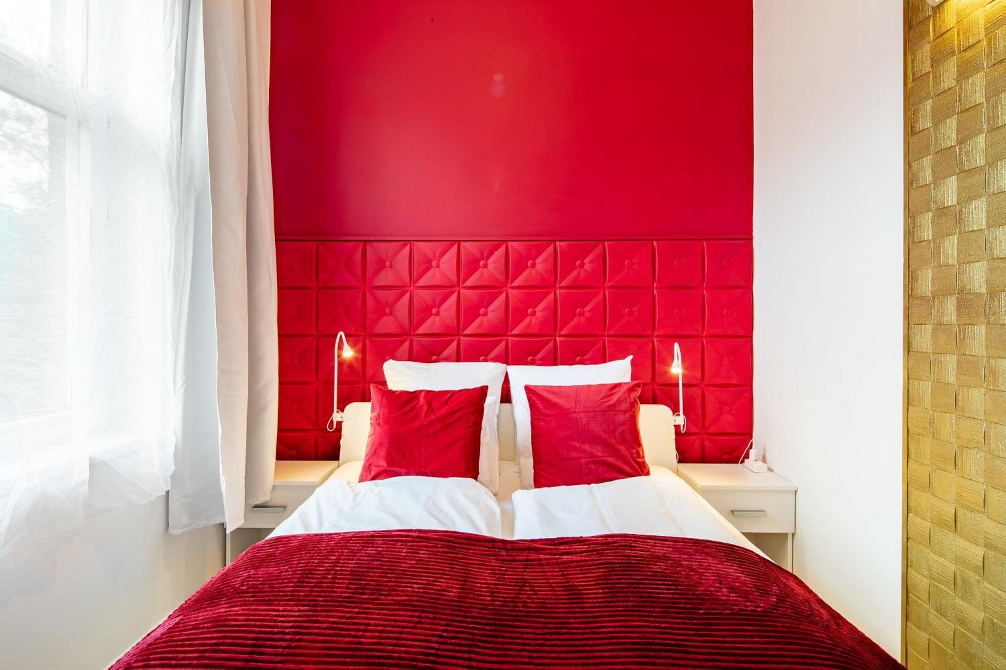 Free Parking - - Quiet Apartament *